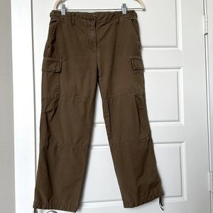 Ladies size 4 J.Crew cropped pants with cinched bottoms.